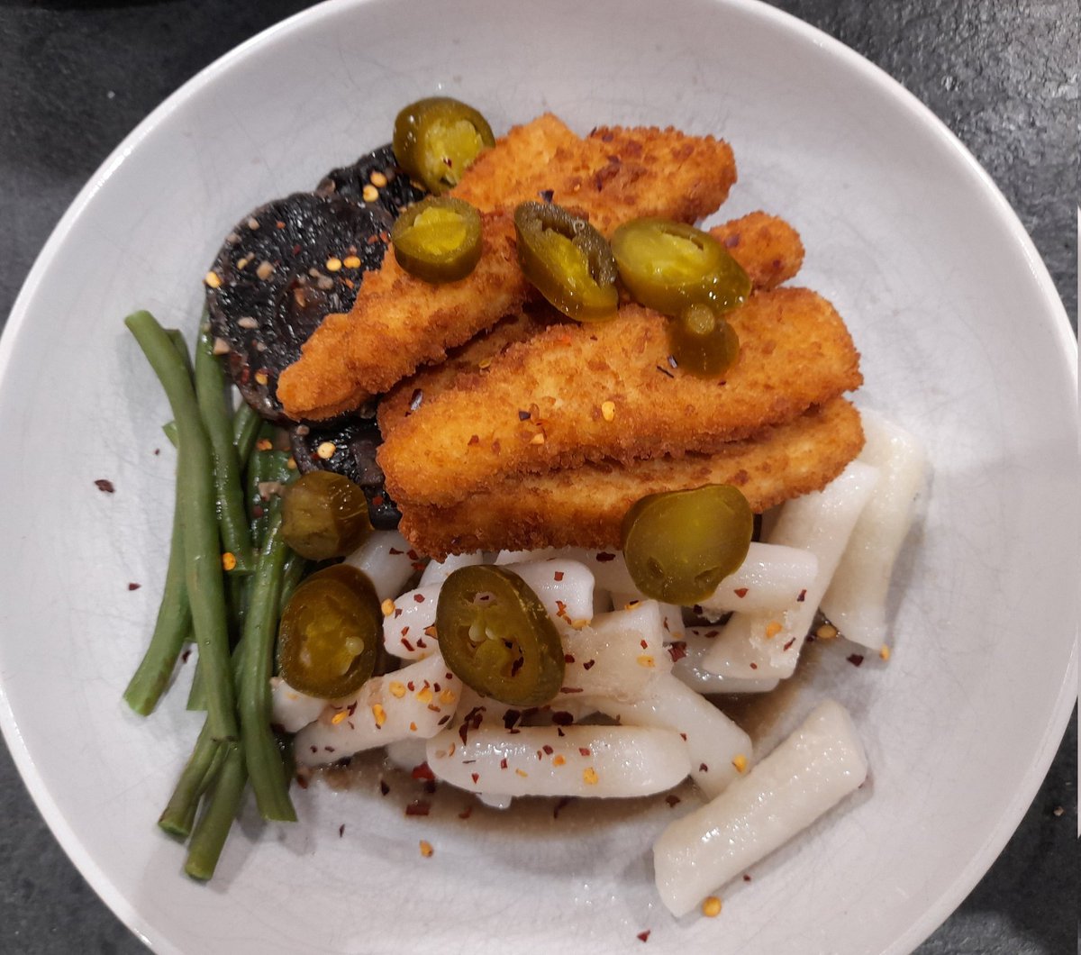 HonestToAMalt's tweet photo. Mike & Duncan loading up on chilli for dinner for #podscience. Recording episode 28 later this evening. Will our taste buds still work?!🥃#spicey #whisky https://t.co/LPlwSwJ601