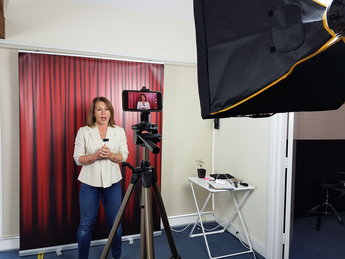 As a member of the Professional Speaking Association I love sharing my passion about the power of the mind and seeing the lightbulb moments from the audience. If you are looking for a speaker then please do visit buff.ly/42clLzJ and view my showreel.