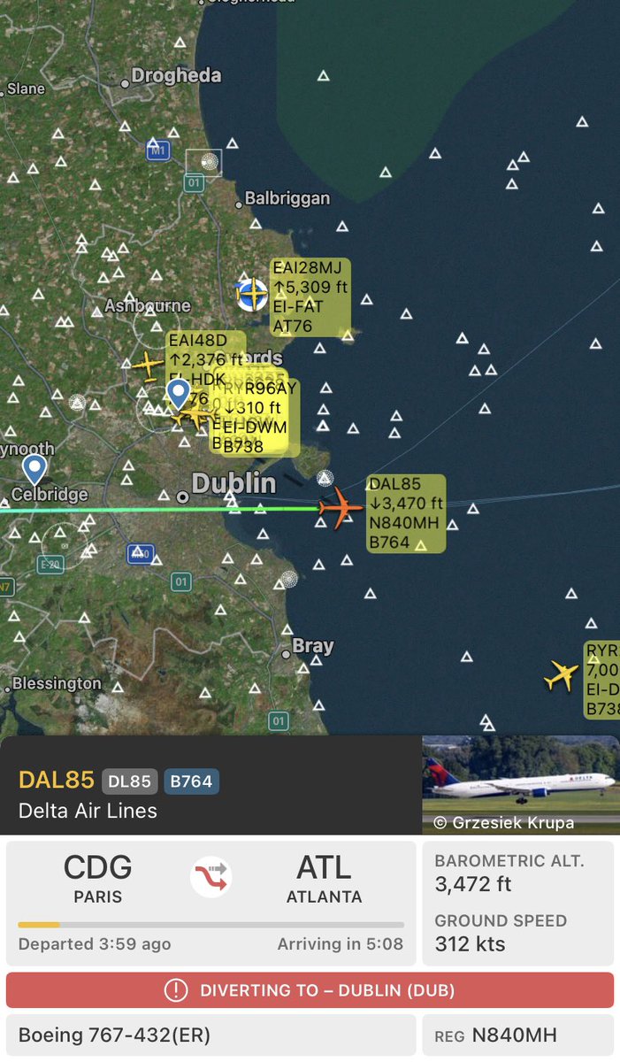 Shauns_Aviation's tweet photo. This is a medical diversion, aircraft will taxi to stand as long as it lands safely.

DAL85 is #2 to land now

#aviation #mayday #emergency #DublinAirport #dl85 #dal85 #avgeek https://t.co/UY9fFw9a0X
