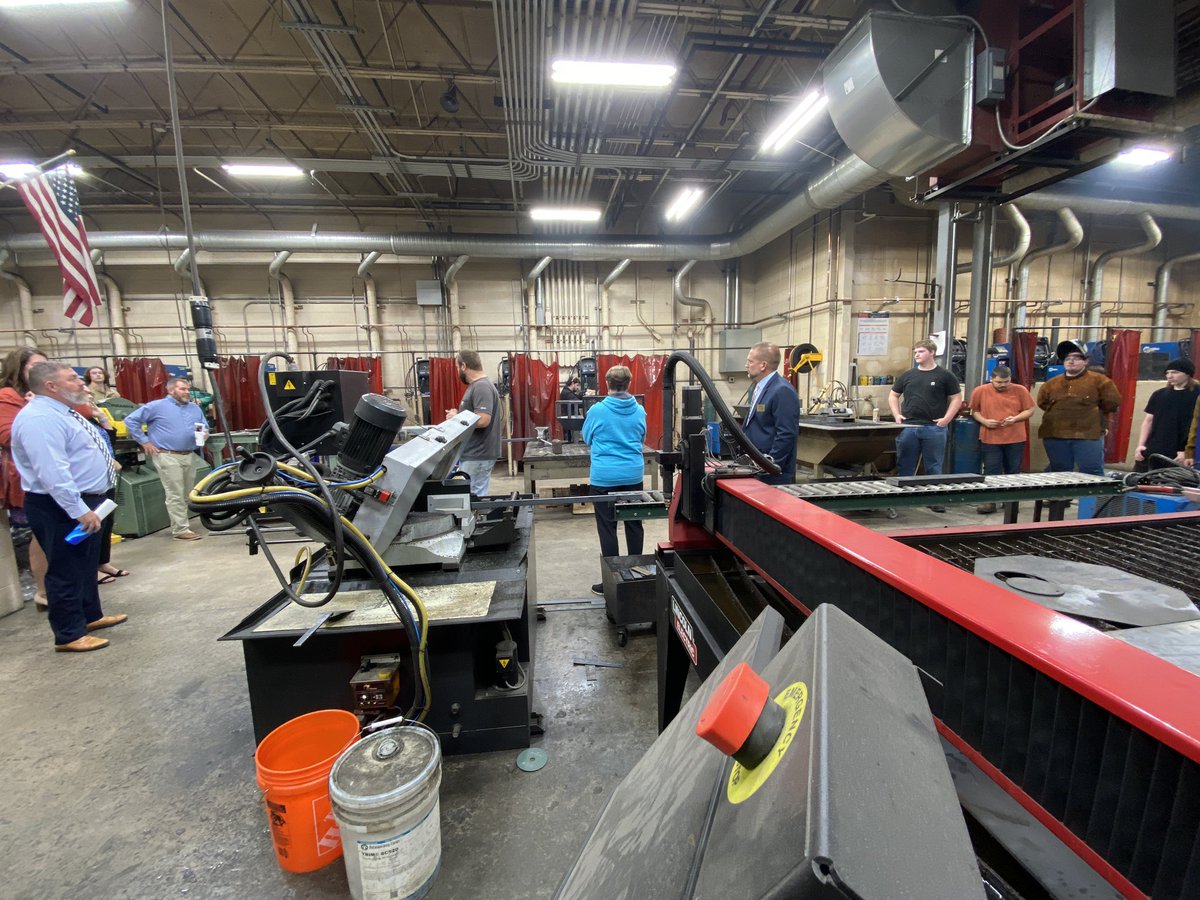 Connieteach's tweet image. Every time I visit Lewis &amp;amp; Clark Tech I’m blown away at the opportunities our students have. #RealWorld #WorkforceReady