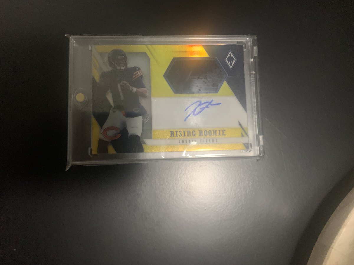 branich217's tweet photo. @stonedbetting I sold all my rookies of him before the season but kept these 4. Probably worth about 25% or what they would’ve been a month ago 📉 https://t.co/X7VQJeYbsL