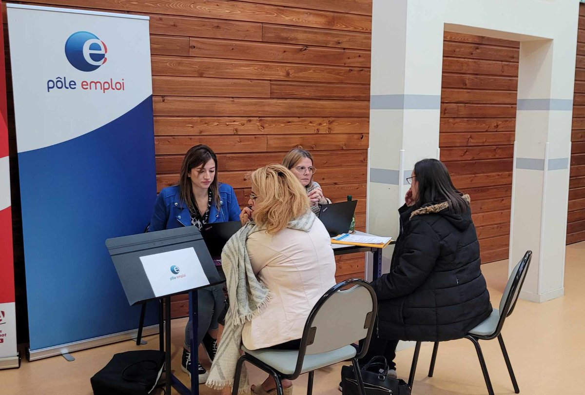 CambresisEmploi's tweet photo. 🔴209 personnes accueillies pour la #JPO du Proch'Info Formation de Cambrai ! Demandeurs d'emploi, salariés, chefs d'Ets, ont pu être informé sur leur projet formation et financements. Animations, ateliers, échanges au service de la formation et de l'emploi ! @hautsdefrance https://t.co/l430vQIxqW