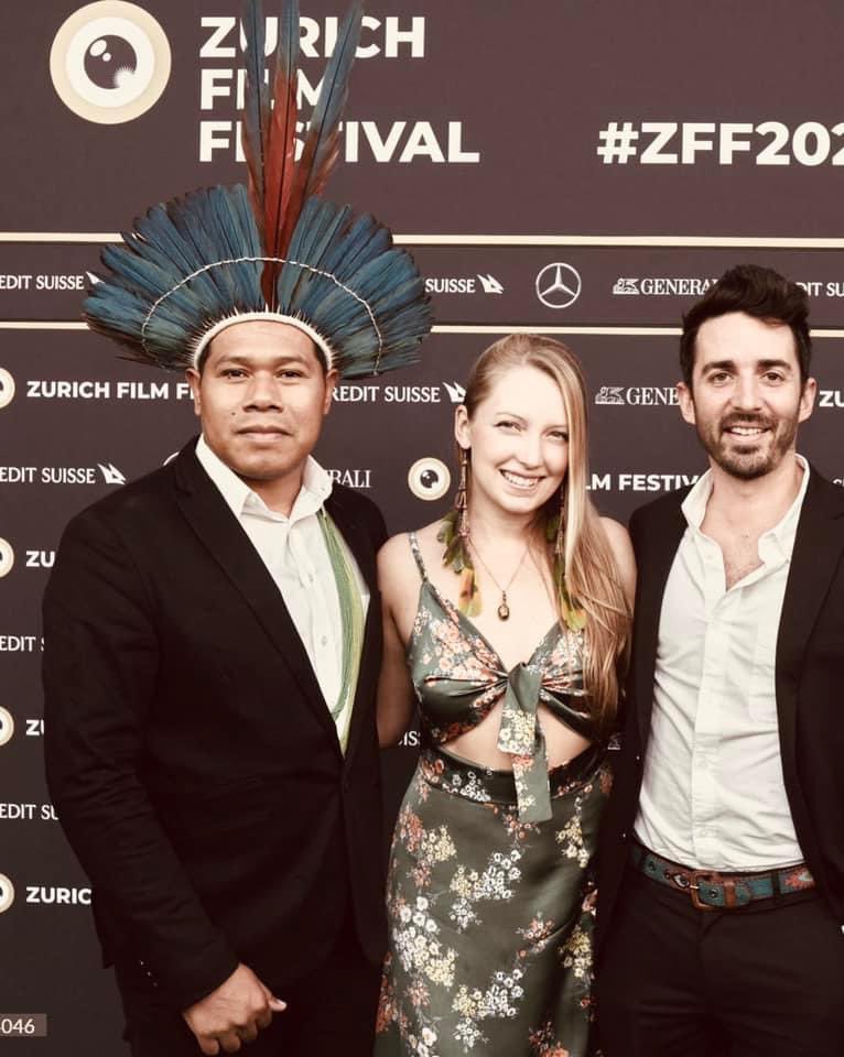 Rcoolmovies's tweet photo. An indigenous team working hard to preserve the lungs of the planet (the #Brazilian #Amazonrainforests).
film: We Are Guardians #documentary by #EdivanGuajajara #ChelseaGreene #RobGrobman
film: #WeAreGuardians #ZFF2023 #ZurichFilmFestival #DocuDrama https://t.co/t5jxiUK07i