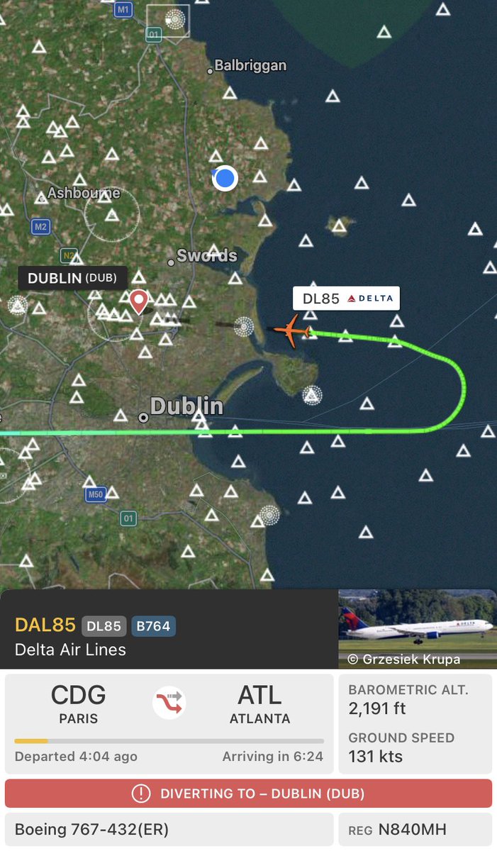 Shauns_Aviation's tweet photo. Aircraft is next to land.

#aviation #mayday #emergency #DublinAirport #dl85 #dal85 #avgeek https://t.co/8CMJvqCqJb