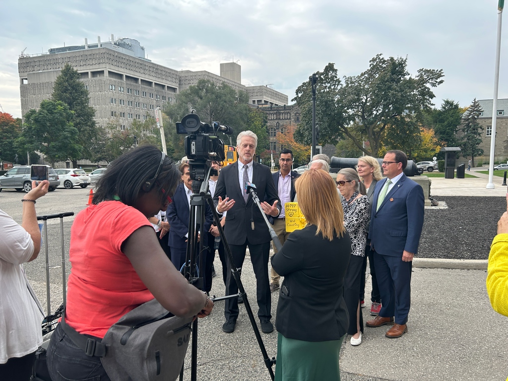 chrisglover's tweet photo. When the Conservatives closed Minden ER, the community said it would cost lives. A widow wrote that her ex-husband passed away five minutes out from Haliburton hospital. If the ER had been open, he may be alive. The Conservatives need to reopen the Minden ER. #OntHealth #ONPoli https://t.co/erBhfnGfQQ