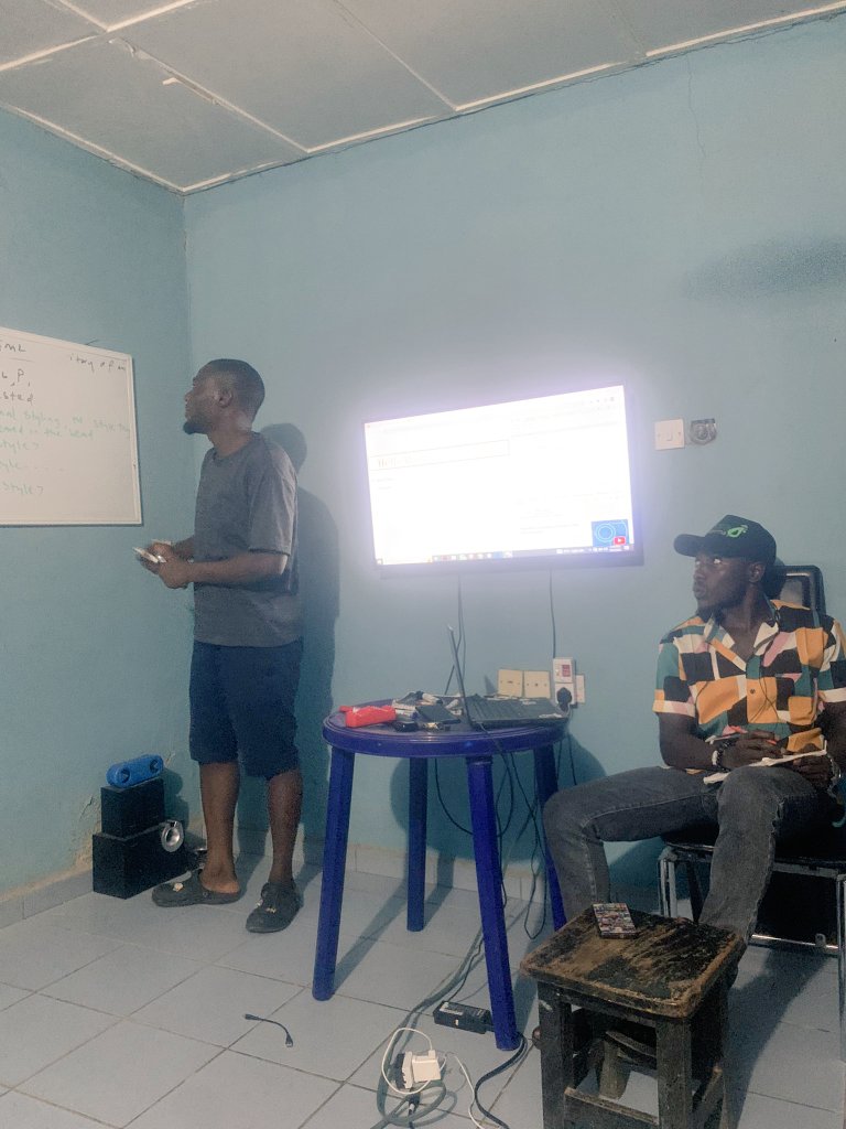 Ajisabo2's tweet photo. Day [1, 2]
Got 5new students total class strength is 9 and i think that's enough want to focus on quality impact.
Today call was a recap of yesterday's class we would continue tomorrow and i will keep posting updates of our progress cheers
#givingback #100daysofcoding https://t.co/CVKJAKq5sb