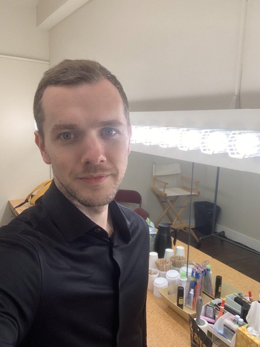 My CMX talk is starting in 15 mins. Come join on the main stage to learn about Community Everywhere. 

#cmxsummit #cmgr