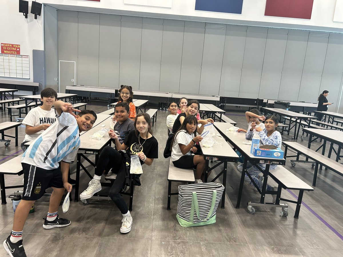 PPatterson_2017's tweet photo. Last day of intersession:
-Reviewed financial literacy, balanced budgets, and adding decimals 
-Made ice cream to discover heat transfer and changes in matter. 
These scholars have worked hard and played hard! Enjoy your break! 
#TeamSISD #funinfifth #iscreamyouscream #icecream https://t.co/WfsrOlqyKN
