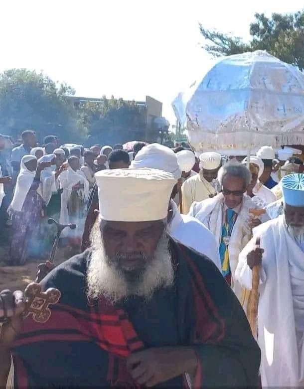 dagmawi_belay's tweet image. በጥይት ተደብድበው ሰማዕትነትን የተቀበሉ !

በአዳማ ዙርያ የመካነ ቅዱሳን አርቱ ቅድስት አርሴማ ቤተክርስቲያን ሙሉ ዕድሜያቸው በቀደሱበት መቅደስ በጥይት ተደብድበው ሰማዕትነትን የተቀበሉት አባ ተክለ አብ ።

በረከታቸው ይደርብን !