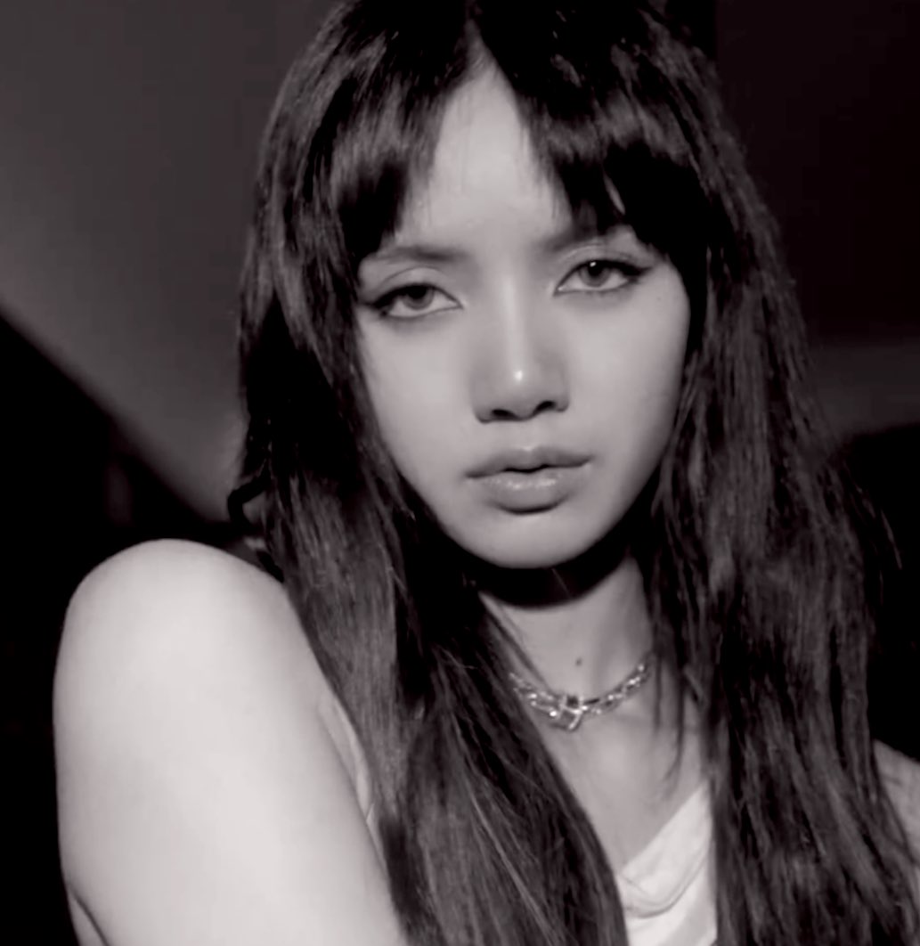 hourly lisa tweet media