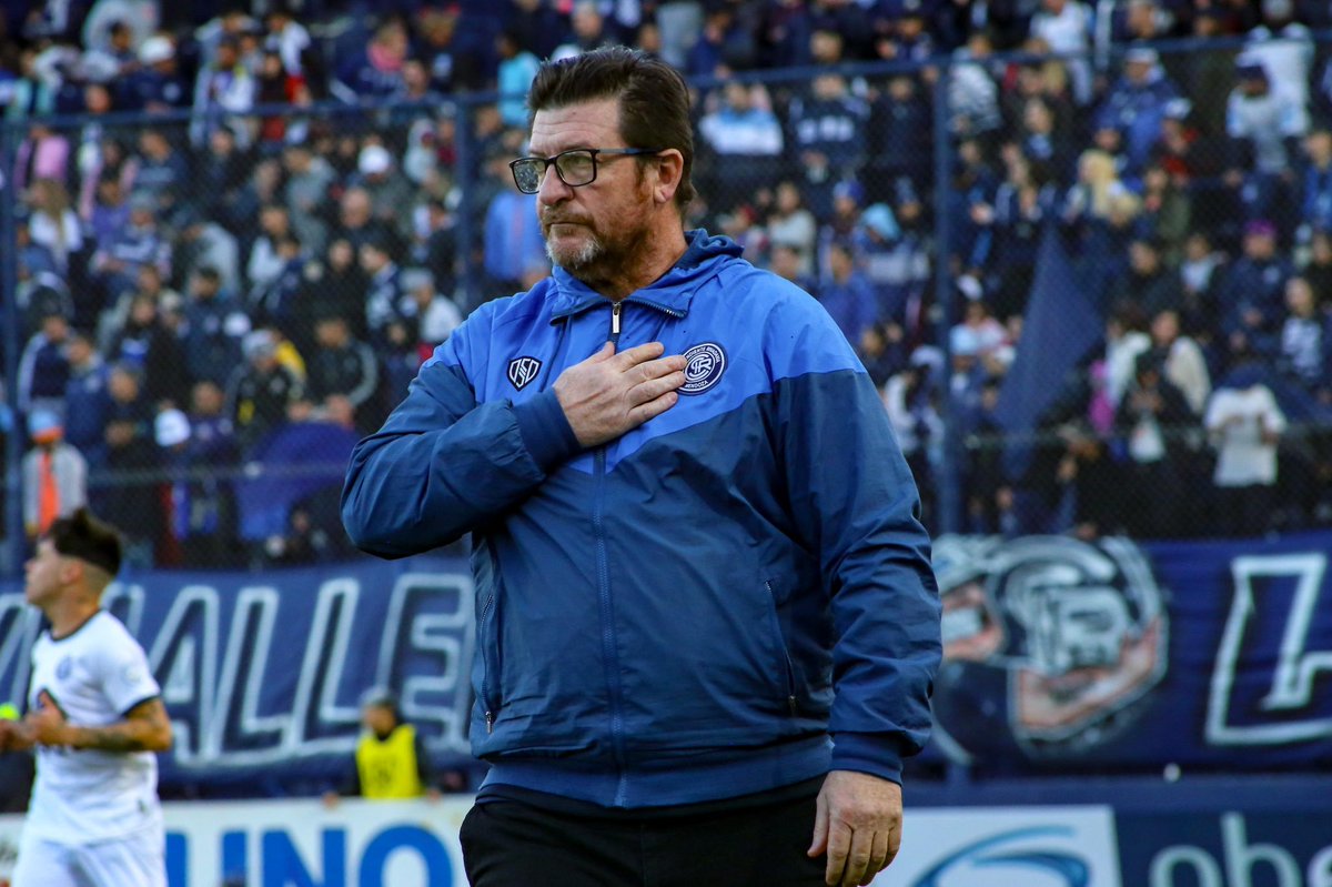 #IndependienteRivadavia
Para el domingo habrá un cambio obligado por Ham y saldrá Ramis del once. Prendete a las 17 a @UnaDeMasMDZ que te cuento todo el panorama. Hay un datito que ilusiona a los hinchas de cara a la pelea por el primer puesto.