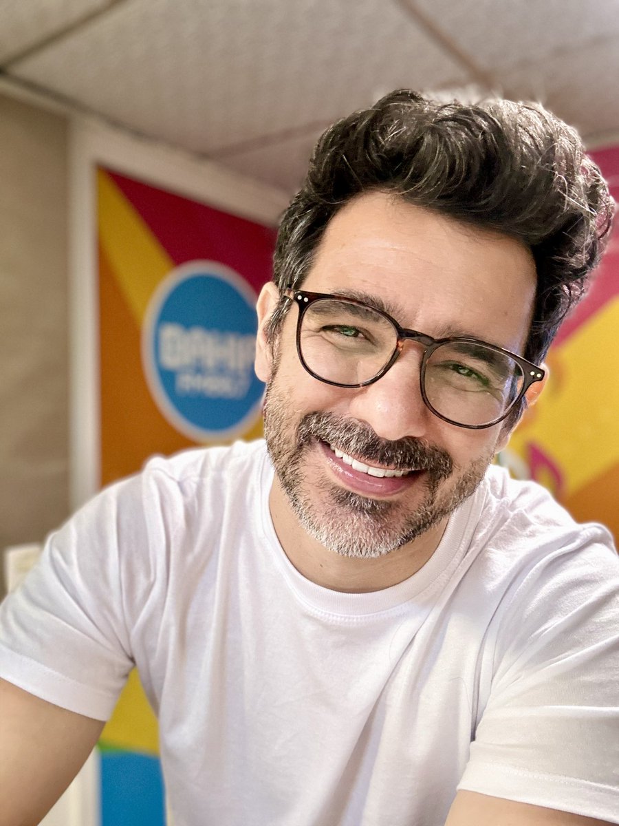 BahiaFM88's tweet photo. O programa ‘Tarde Legal’ já tá no ar com o nosso @cacaucguimaraes 🍪❤!!

Venha curtir com a gente, no nosso site https://t.co/r8WZu0JMnp ou no radinho 88.7 📻 

#bahiafm #tardelegal https://t.co/L0Duc8V3N1
