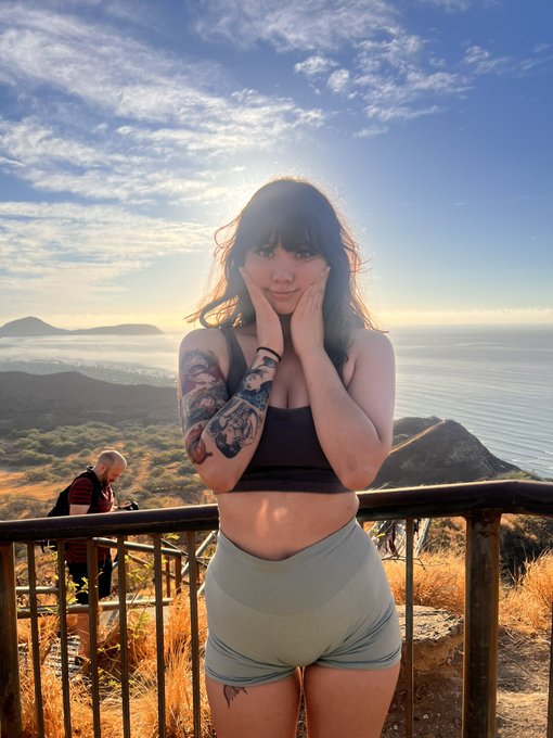 I love bald men https://t.co/UGIQhtPmK6