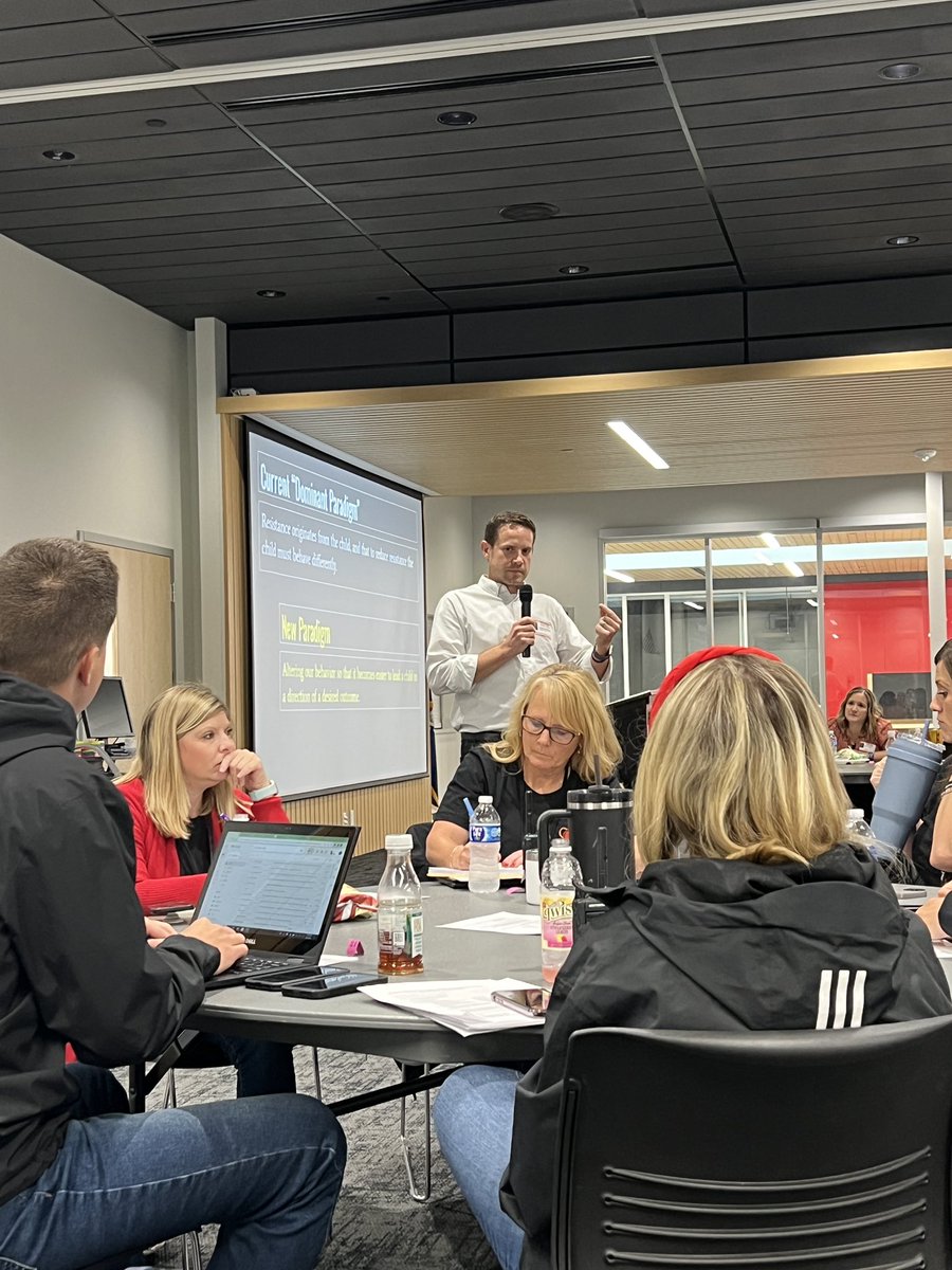 AmandaHambey's tweet photo. Andrew Morton shares all things behavior with our southwest group of @MoAESP! #OneTeamOneWillard #itsgoodtobeatiger🐾 https://t.co/cwglvUQ4Qq