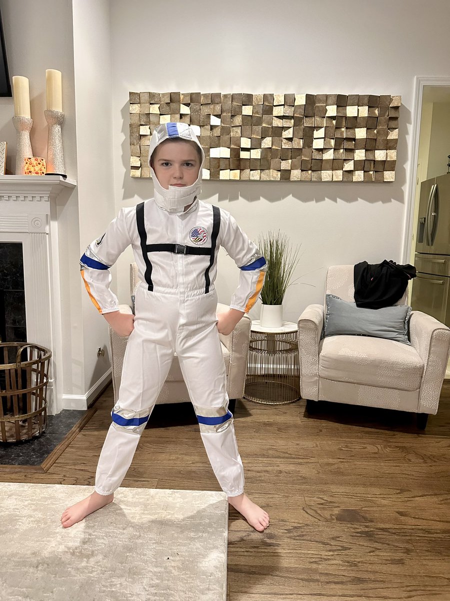 jbradford81's tweet image. Career Day for LandO today!!! This dude lights up our home! He was practicing his “launch walk” to the bus this morning!😂🚀🚀 #kidfun #dream