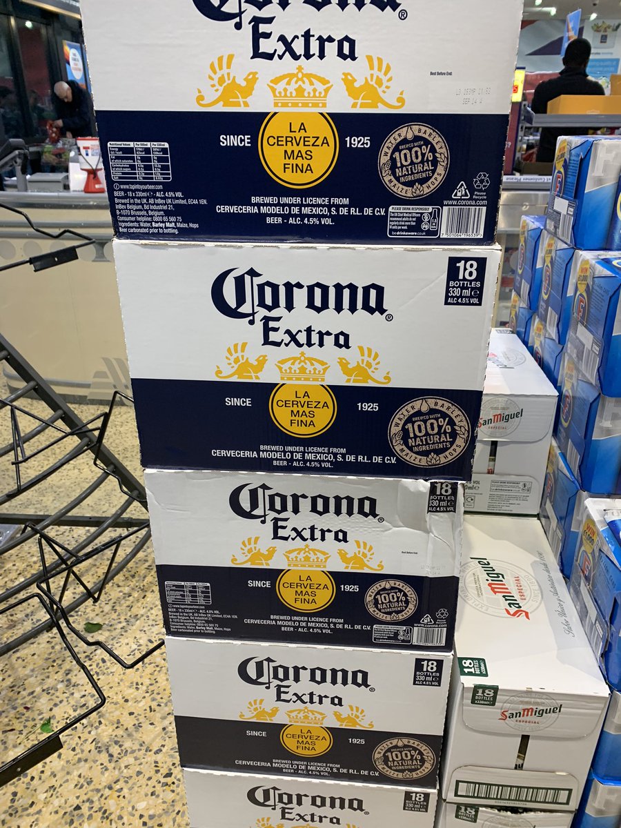 ReubenGreenway's tweet photo. @HSLingLands encontré estas cajas de cerveza en ALDI. El hecho de que la descripción es escrito en español añade a la autenticidad del producto https://t.co/DSGuQxBkoZ