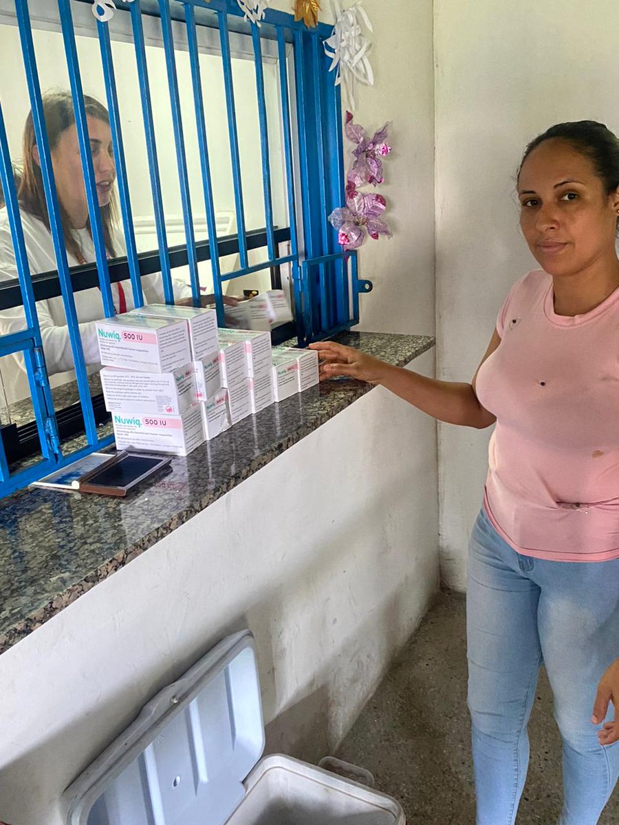 En la Clínica Popular Tipo 1 #ubicada en Guacara estado Carabobo, se realizó entrega de medicamentos a más de 18 pacientes con hemofilia, con los factores: 8 de 500 Ul 332, para cumplir con sus tratamientos requeridos. #DefendamosLoNuestro @NicolasMaduro @MagaGutierrezV