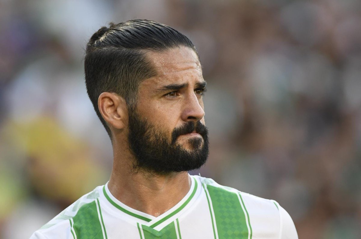 alvaritomfs's tweet photo. ✨Lo de Isco es un ESCÁNDALO. Tiene 31 años, lo ha ganado TODO, y tiene la ilusión de un adolescente. Se ha vuelto loco con el gol. Compromiso, ambición y efectividad. CORRE como el que se tiene que ganar un puesto cada semana. Una bendición para el Betis. BÁRBARO @eldesmarque_rb https://t.co/NY0UJyv06W