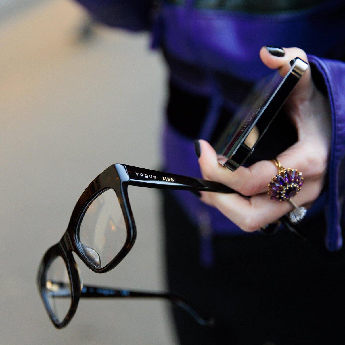 PalomeraOpticos's tweet photo. ¡Un mundo 🌍 de infinitas posibilidades!
¿Cuál son tus @VogueEyewear favoritas❓
👓 🕶
#VogueEyewear #Vogue #LetsVogue
#mujer #modaMujer #estilo #voguemagazine #look #moda2024 en #PalomeraOpticos #Mislata https://t.co/8SiGrL5YwT
