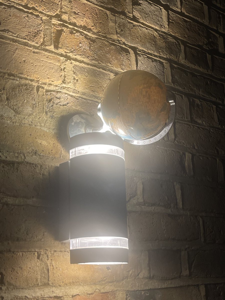 maytheforth's tweet image. All over the world supporters of this important cause are lighting the road ahead to mark this year’s World Meningitis Day.
#DefeatMeningitis and #WorldMeningitisDay