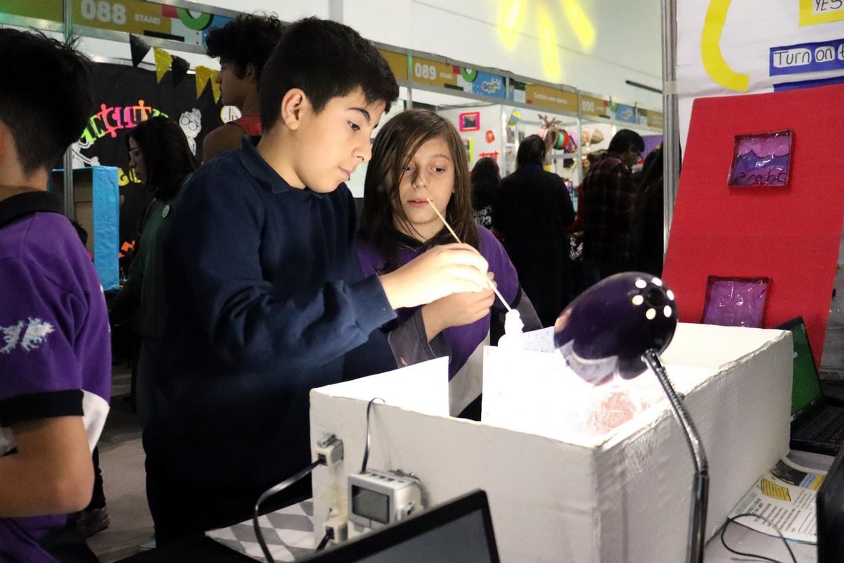 ULPSanLuis's tweet photo. Educación 4.0 💻

Dos escuelas digitales representaron a la ULP en la EXPO EDU 🙌

La EPD “Albert Einstein” y la EPD N°2 “Estancia Grande”, destacaron con dos proyectos innovadores y de responsabilidad social. ♻️

Más info 👉 https://t.co/xTnRYFW3II https://t.co/YpHgX8fgL6