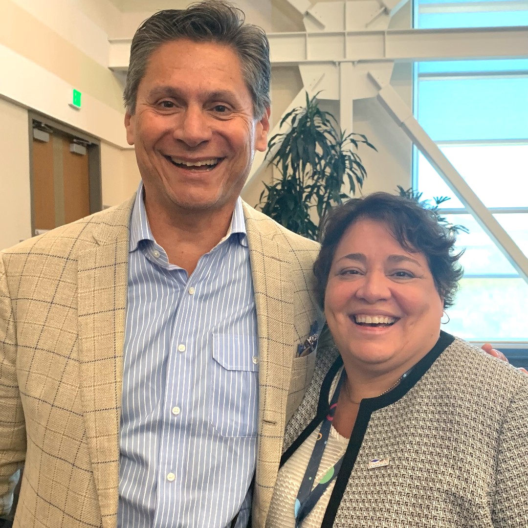 .@edexcelencia CEO @ds_excelencia is speaking at the National Social Mobility Symposium @CSUSM and connecting w/colleagues, long-time partners & advocates for #LatinoStudentSuccess like @calstate Chancellor Mildred Garcia, and @CollegeFutures President & CEO, Eloy Ortiz Oakley.