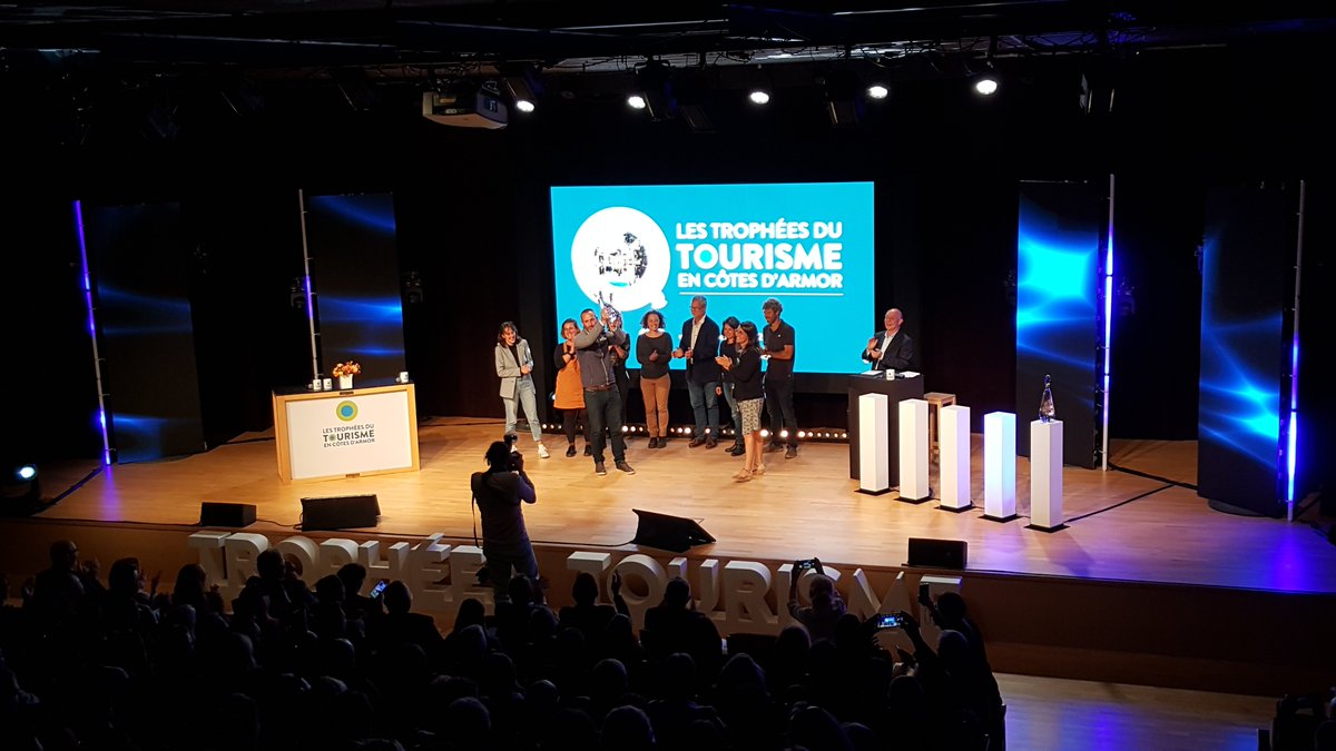 Classé monument historique, le domaine de l’ABBAYE DE BEAUPORT s’étend sur 120 hectares. Il est traversé par les grands itinéraires vélo #lavelomaritime et pédestre #Gr34 #tropheestourisme22
90000 visiteurs par an ! bientôt les #minutesbleues