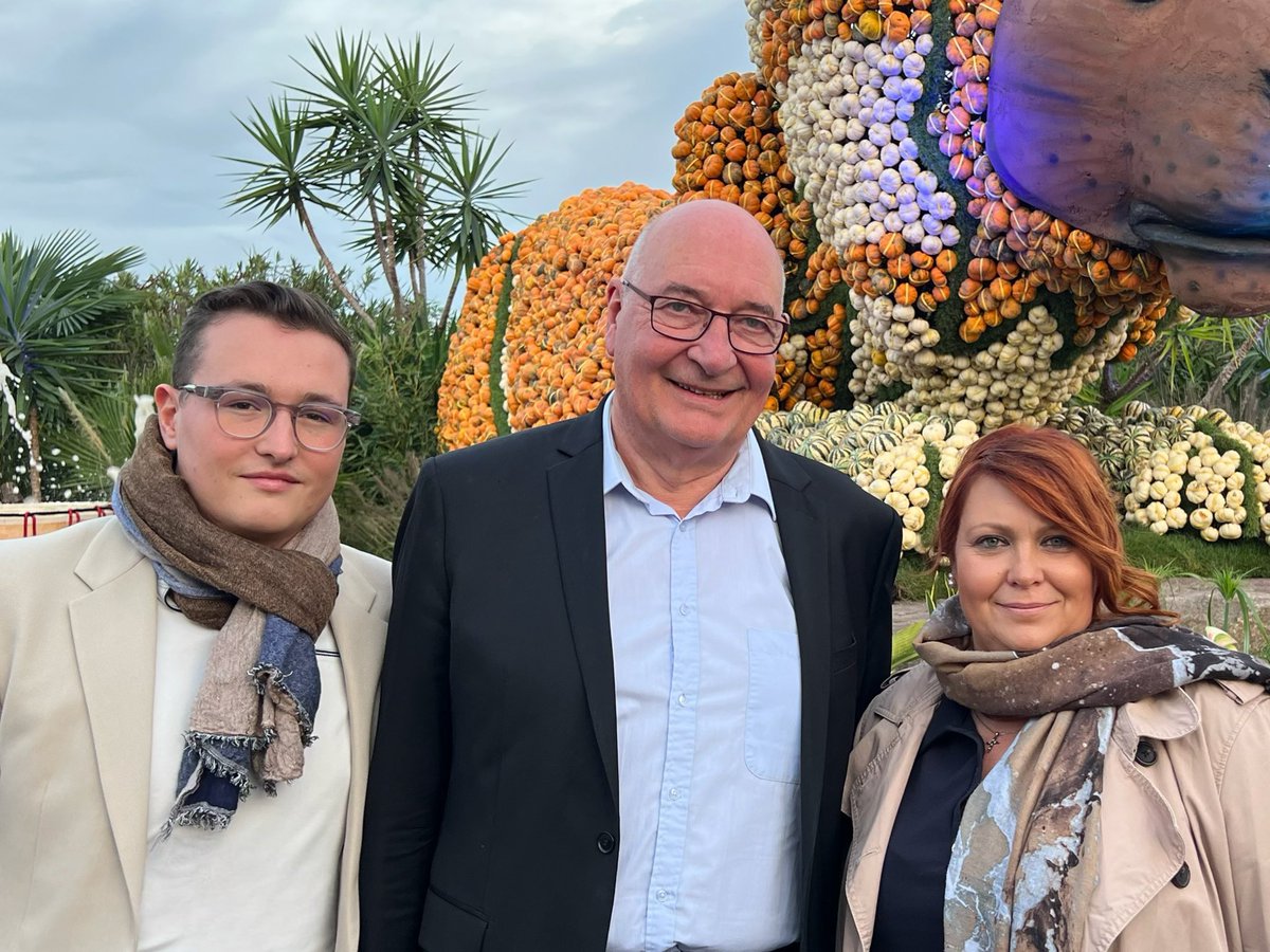 Pinto_Pierre's tweet photo. Avec @CZimmermann68 et @christelleritz à l’inauguration de #FolieFlore🌺 et des journées d’octobre. Belle édition ✨ https://t.co/rzBAw4hfib