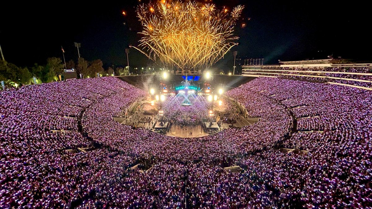 Rose Bowl Stadium tweet media