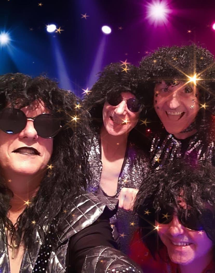 This Saturday 7th Oct Glam Fever are at Bradgate WMC in Rotherham. 3 Glam Sets, Glamtime 8.30! ⭐️⭐️⭐️ #glamrock #party #1970s
