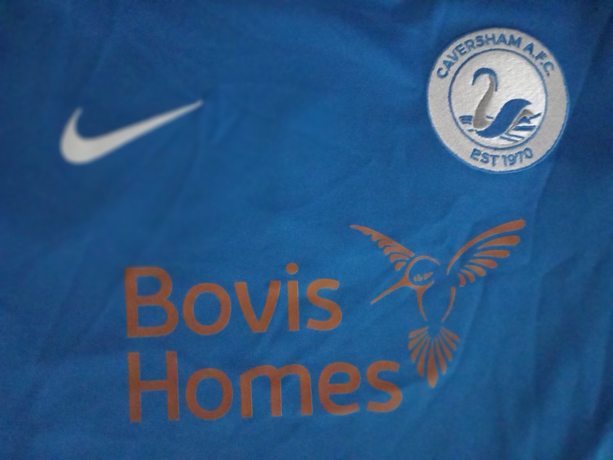Caversham_AFC's tweet image. Our Under 15 Arrows are lucky enough to have two sponsors  this season - Winkworth @ReadingProperty for the home shirt and Bovis Homes have taken care of the away! Thank you to both #grassrootsfootball