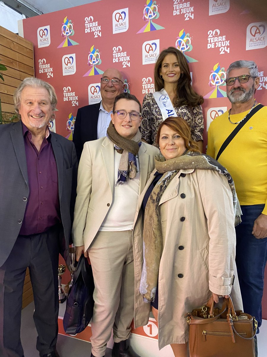 Pinto_Pierre's tweet photo. Lors de la visite de #FolieFlore🌺 nous avons eu l’occasion de rencontrer notre future #MissFrance, #MissAlsace Adeline VETTER ! 👸🏻 https://t.co/OQRQSKdWH4