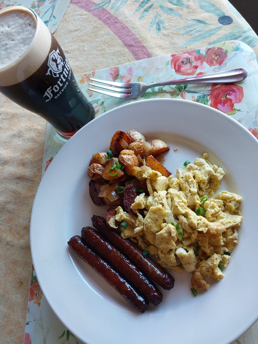 therealChefKane's tweet photo. Guinness scrambled duck eggs, yellow potatoes, and durock pork sausage.  What a combo! #breakfast #durocpork #foodie #foodiegram #foodlover #cook #cheflife #beer #stout #guinness #mornings #flavor #taste #tasty #food #yum #yumyum #farmfresh https://t.co/CbK80La35E