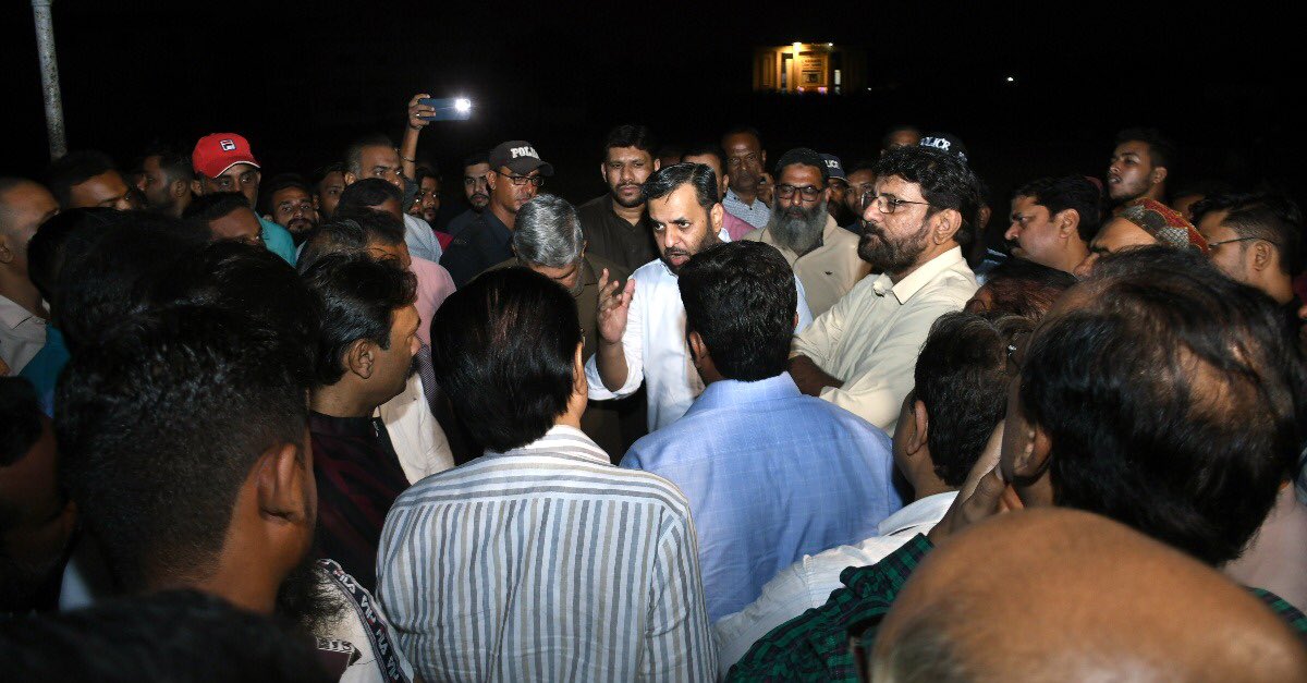 allaboutmqm's tweet photo. سینئیر ڈپٹی کنوینئیر سید مصطفی۱ کمال کی اورنگی ٹاؤن آمد - اس موقع پرڈپٹی کنوینئیر انیس قائمخانی اور انچارج سی اوسی فرقان اطیب بھی انکے ہمراہ تھے -
ٹاؤن کے ذمہداران اور کارکنان نے پرجوش اسقبال کیا @KamalMQM @AnisMQM @AteebFurqan #MQMPakistan https://t.co/iwvWMNGJ8O