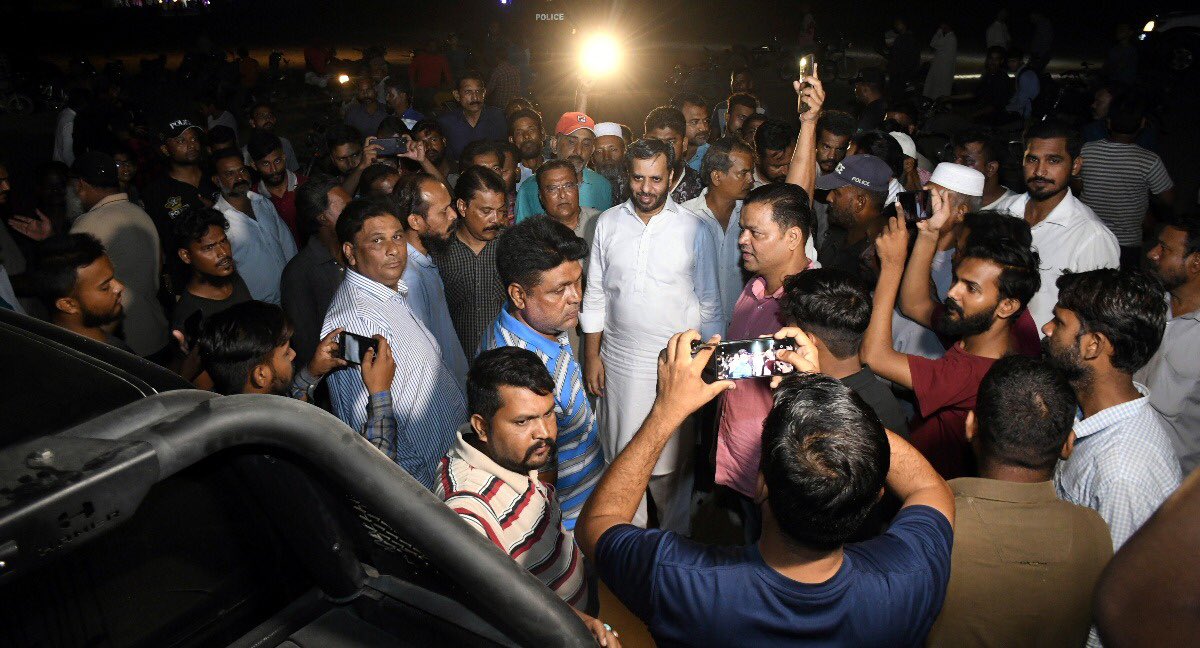 allaboutmqm's tweet photo. سینئیر ڈپٹی کنوینئیر سید مصطفی۱ کمال کی اورنگی ٹاؤن آمد - اس موقع پرڈپٹی کنوینئیر انیس قائمخانی اور انچارج سی اوسی فرقان اطیب بھی انکے ہمراہ تھے -
ٹاؤن کے ذمہداران اور کارکنان نے پرجوش اسقبال کیا @KamalMQM @AnisMQM @AteebFurqan #MQMPakistan https://t.co/iwvWMNGJ8O