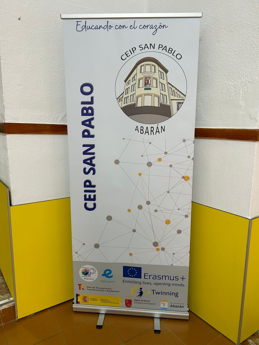 CeipSanPablo's tweet photo. 🏫DÍA MUNDIAL DEL DOCENTE🏫

Hoy *5 de octubre* celebramos el Día Mundial del Docente con el estreno del nuevo Roll-Up de nuestro centro. #educarm #regiondemurcia https://t.co/CgZaUS1Z7l