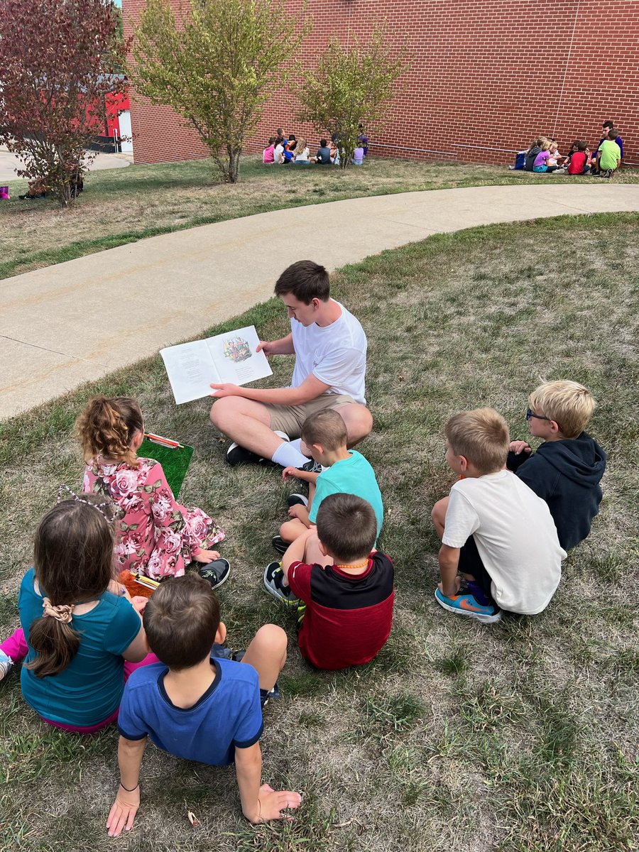 CornellRamsMBB's tweet photo. Members of our basketball team had a blast reading and playing bingo with some local elementary students! https://t.co/KLzW3fbaGy