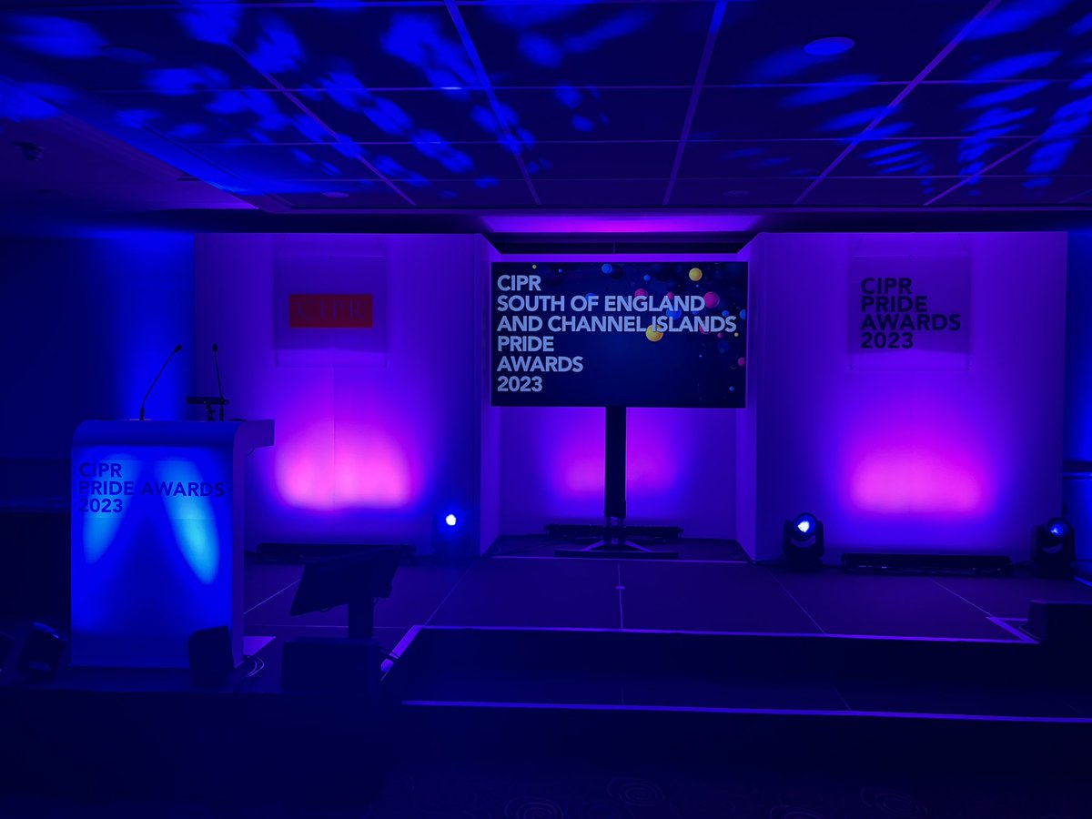 Medway_NHS_FT's tweet image. Wishing luck to our Communications Team who are finalists at tonight’s coveted @CIPR_Awards in the &apos;Healthcare and/or Wellbeing Campaign&apos; category. This is for their campaign last winter to raise awareness of the Trust&apos;s virtual ward service 🤞 #PRideSCI #NHSComms