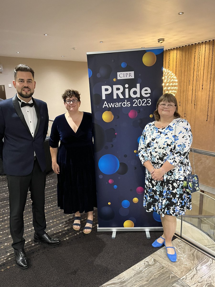 Medway_NHS_FT's tweet image. Wishing luck to our Communications Team who are finalists at tonight’s coveted @CIPR_Awards in the &apos;Healthcare and/or Wellbeing Campaign&apos; category. This is for their campaign last winter to raise awareness of the Trust&apos;s virtual ward service 🤞 #PRideSCI #NHSComms