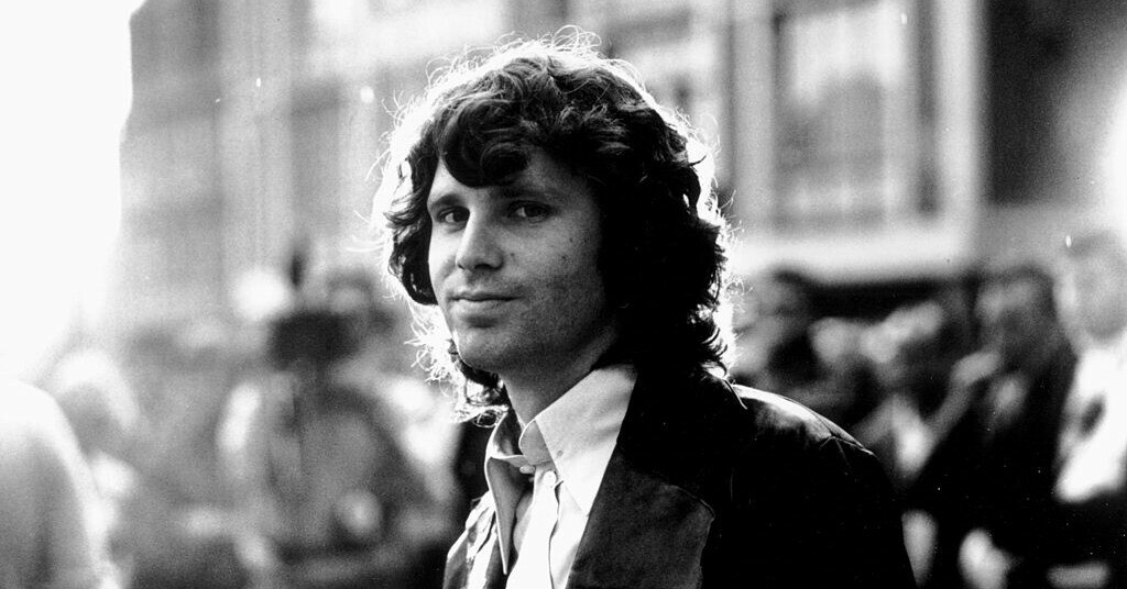 franceculture's tweet photo. 💬 "Il s'est rendu compte que le personnage qu'il avait créé le bouffait, qu'il ne le contrôlait plus". Dans cette archive rare, le journaliste Hervé Muller se remémore les dernières soirées à Paris en compagnie du chanteur des Doors. 
➡️ https://t.co/GZ29XoI4Ak https://t.co/a3PVB6t3Z9