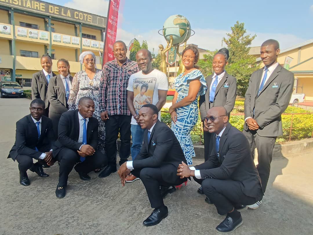[Master Class #cuisine]
Un plaisir pour nos apprenants de recevoir ce jour,  le chef Pierre SIEWE. 
Un moment unique de partage d'expérience sur la cuisine traditionnelle et moderne.

#vateldouala #tourisme