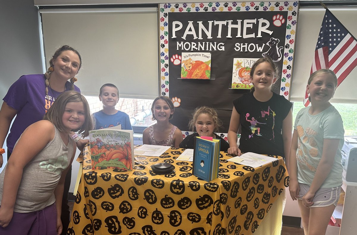 Coming to you from the Panther Morning Show Studio!!! 
Newspaper club had their first meeting today where they filmed next weeks morning show! Stay tuned 📸🤍🐾