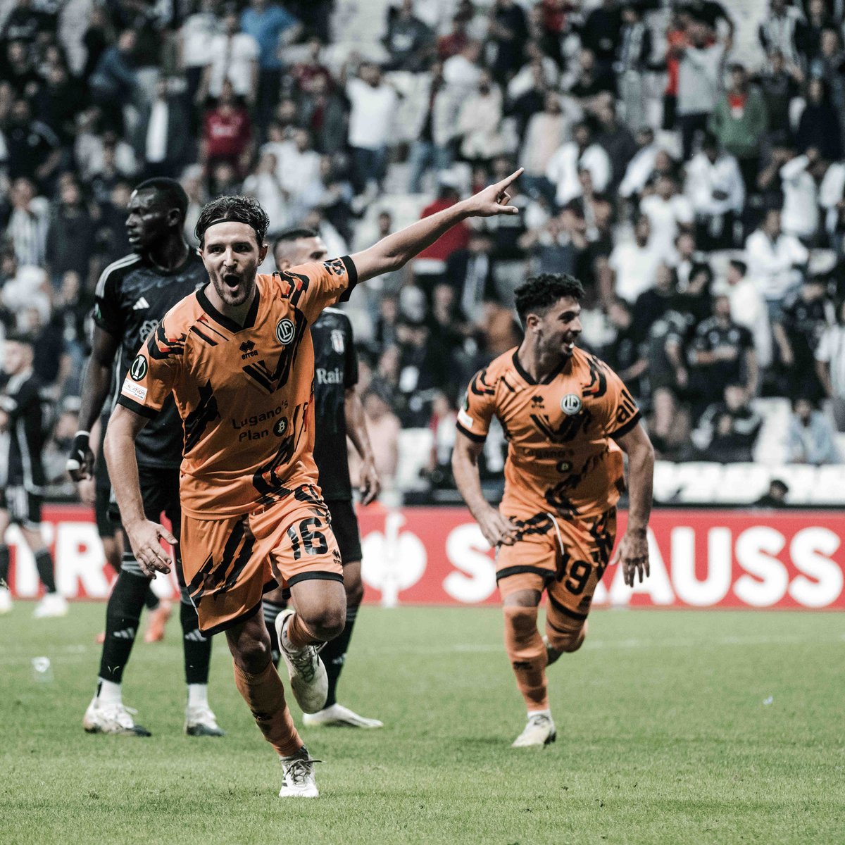 FCLugano1908's tweet photo. ⚪️⚫️ 𝐇𝐨𝐰 𝐦𝐮𝐜𝐡 𝐥𝐨𝐯𝐞 𝐟𝐨𝐫 𝐀𝐧𝐭𝐨 ⁉️

#fclugano #lugano #FCL #UECL #ConferenceLeague #BESLUG #BesiktasLugano #Matchday https://t.co/Z9PrFsORAq