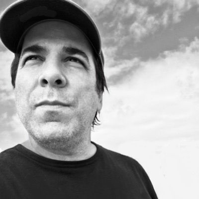 zenturian2000's tweet photo. Live tonight at 7pm EST @jpalmiotti and I will talk comics. https://t.co/OcMilcmDiU #comics #comicbooks #johnslongbox #triggergirl6 #fanboy https://t.co/h9eSg7i4sZ