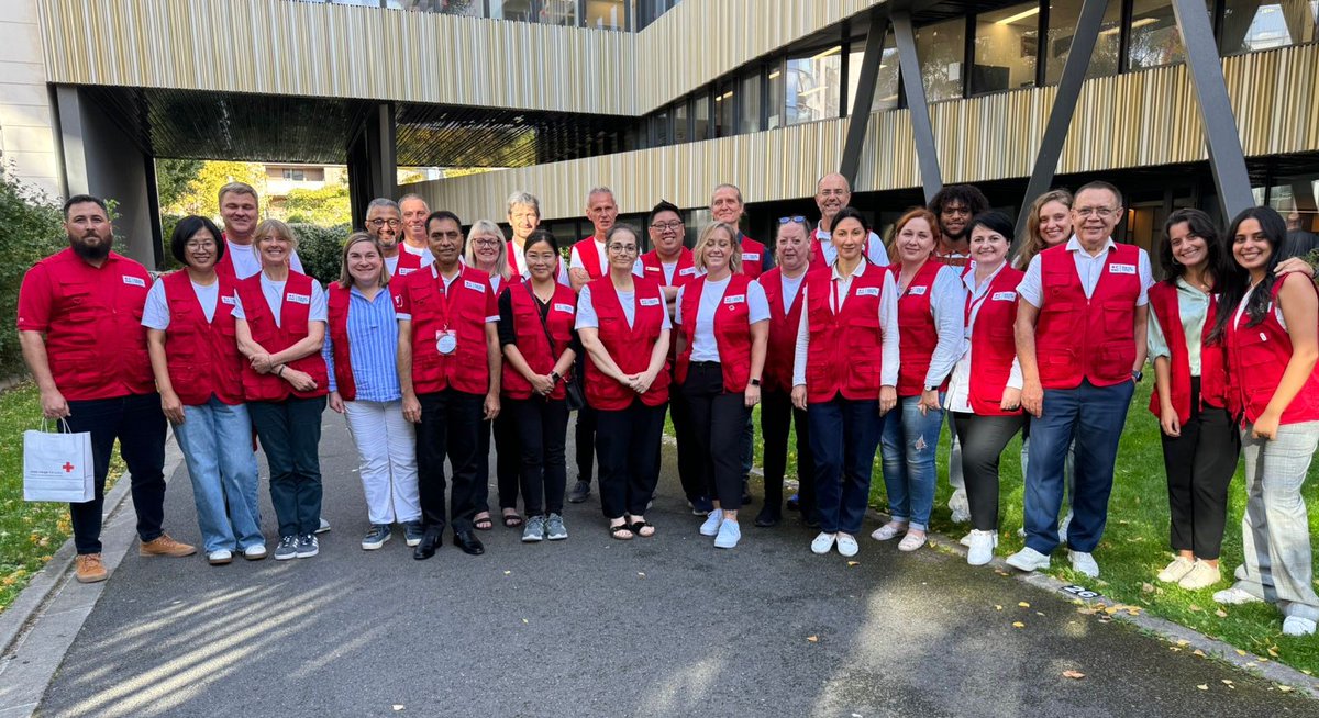 Our pool of international First Aid Master Educators is in Paris for a 4-day workshop
➡️Objective: enhancing the IFRC international #firstaid education program
✅On the road to <a href="/IFRC/">IFRC</a> First Aid Vision 2030: at least 1 person trained in first aid in each home, school, and workplace