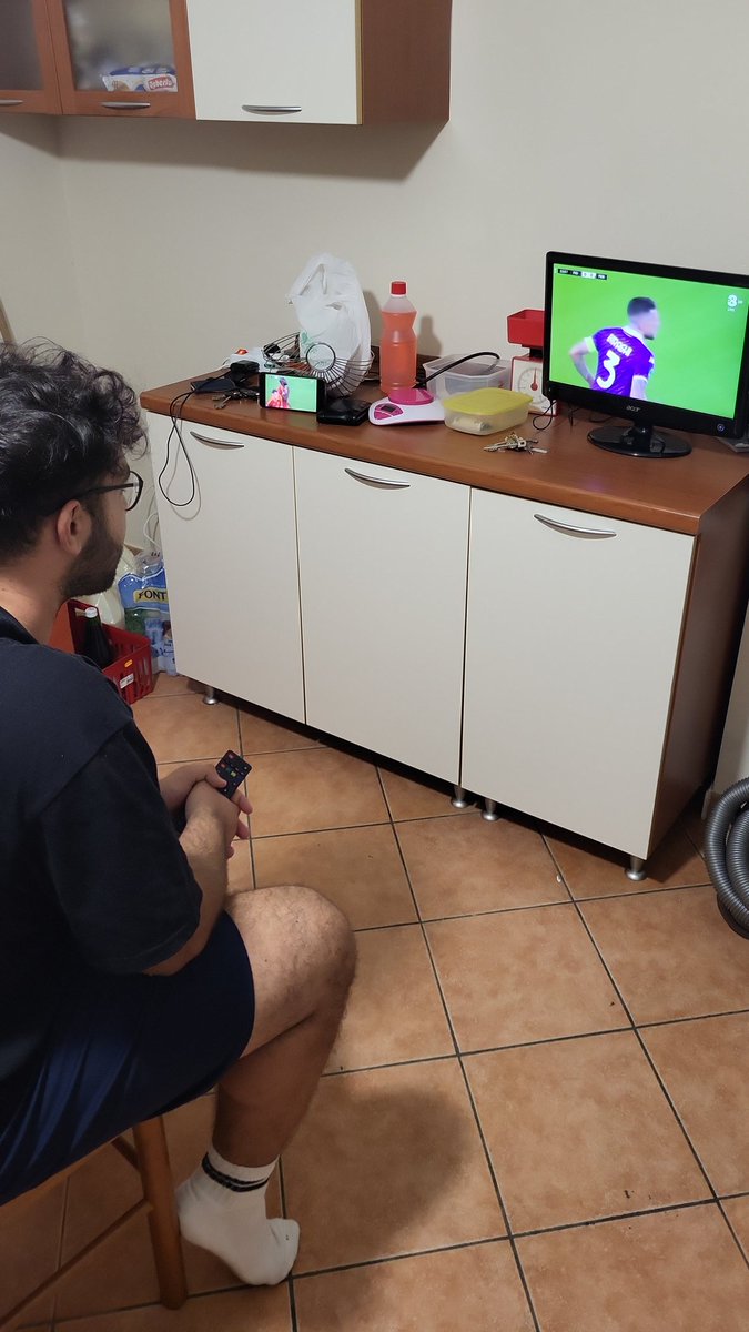 Solo lui può vedersi 2 partite contemporaneamente