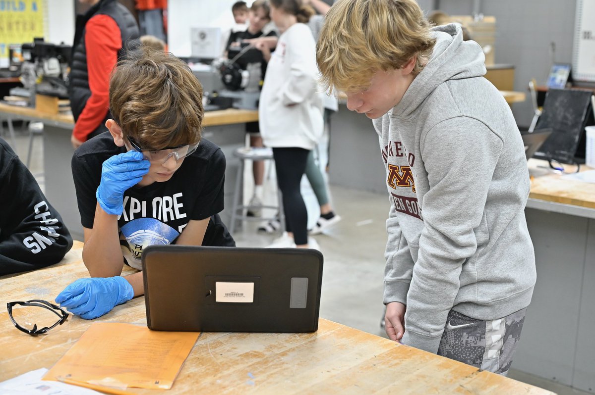Spent part of my Wednesday with the awesome 7th and 8th Grade <a href="/STEMLabMMS/">MMS STEM Lab</a> students! 

Already looking forward to what they do in the lab in the weeks to come. 

Well done Ms. Monson and Ms. Kedrowski! 

#MontiMagic #STEM <a href="/ISD882/">Monticello School District</a>