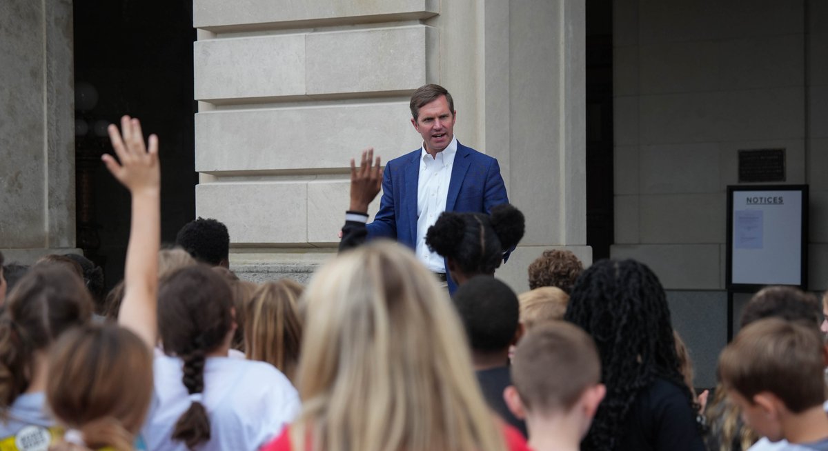 The students of <a href="/HeartlandES/">Heartland Elementary</a> gave me a lot to smile about today! Thanks for visiting the Capitol.