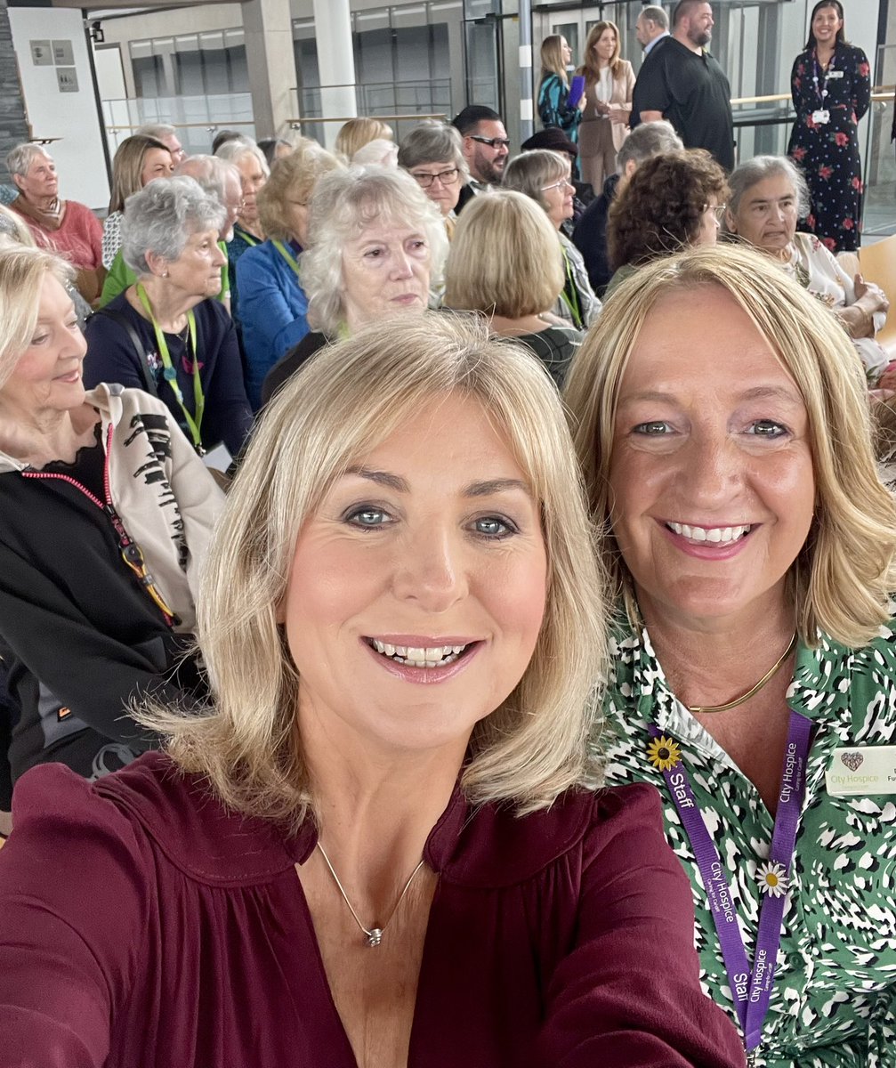 Celebrating and recognising the amazing efforts of the volunteers @CityHospice at #Senedd 👏👏 I’m proud to be an #Ambassador for the #charity & have a connection of almost 20years! #volunteering It was a lovely #event to #host