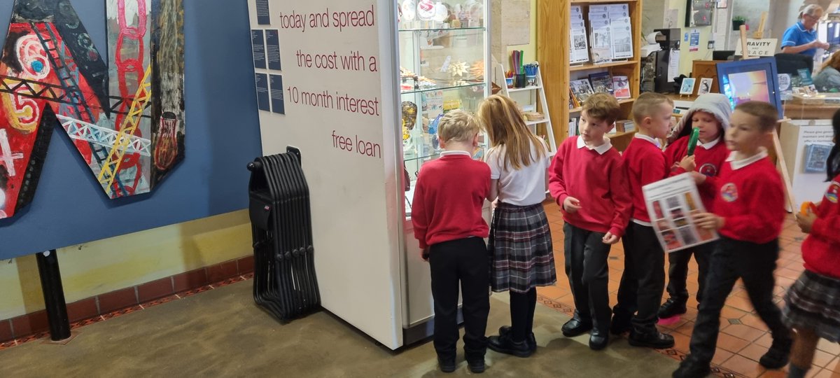 Year 2 had the best time today visiting Hartlepool Art Gallery. We enjoyed looking at the exhibition and creating our own work inspired by what we saw. We even got the chance to meet the ACTUAL ARTIST who created the exhibition!!